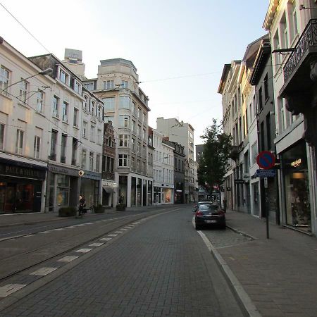 Huidreal Meir Antwerpen Buitenkant foto