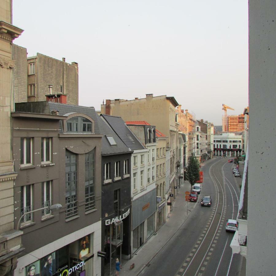 Huidreal Meir Antwerpen Buitenkant foto