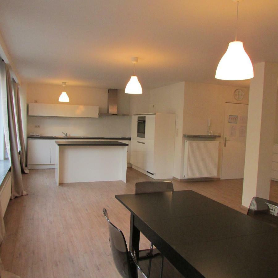 Huidreal Meir Antwerpen Buitenkant foto